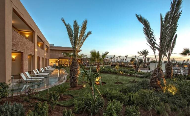 Habitaciones swim up + terraza buffet
