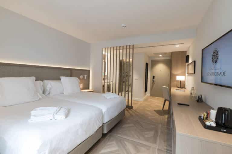 Hotel Encinar Room 2 - 016 V2