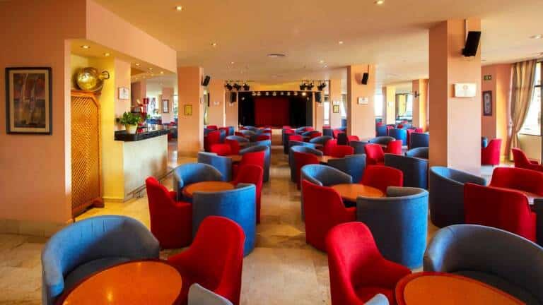 globales-gardenia-bar-salon-animacion-teatro