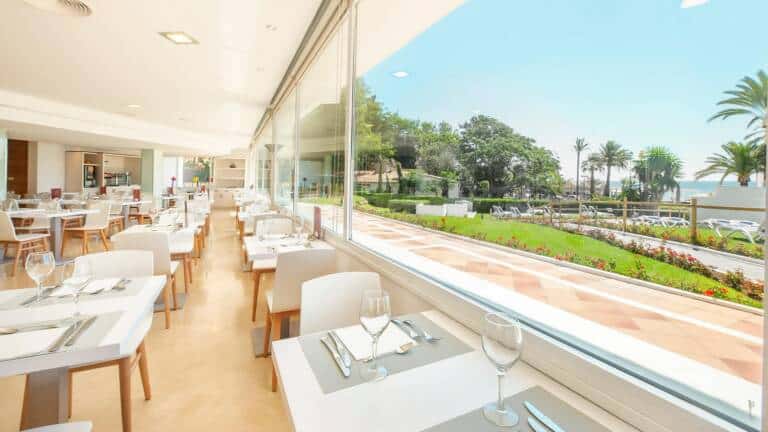 globales-gardenia-comedor-mesas-vistas