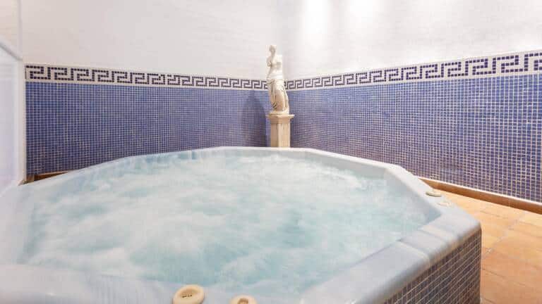 globales-gardenia-piscina-clima-jacuzzi