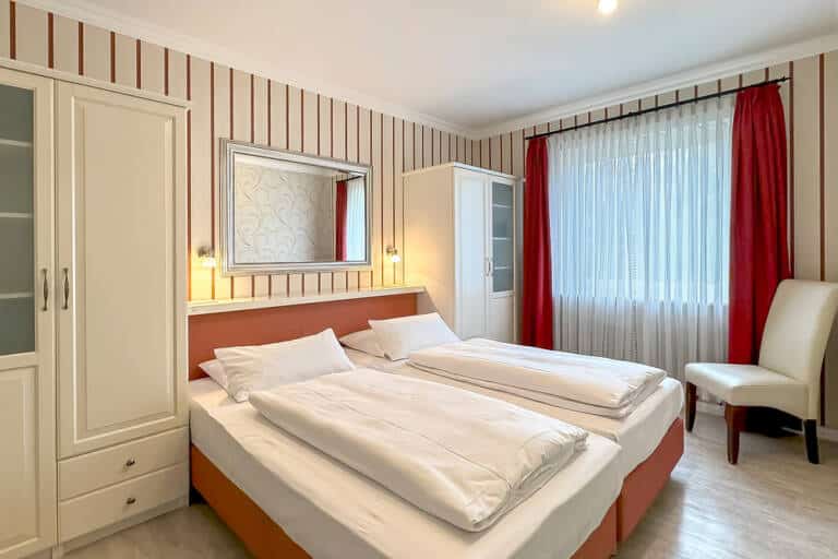 codoma_Hotel Amtsheide Zimmer 215 Schlafzimmer_Original (kommerz