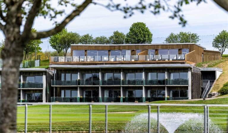 xr:d:DAFxI-NwyAY:83,j:7869323098269865297,t:23110910