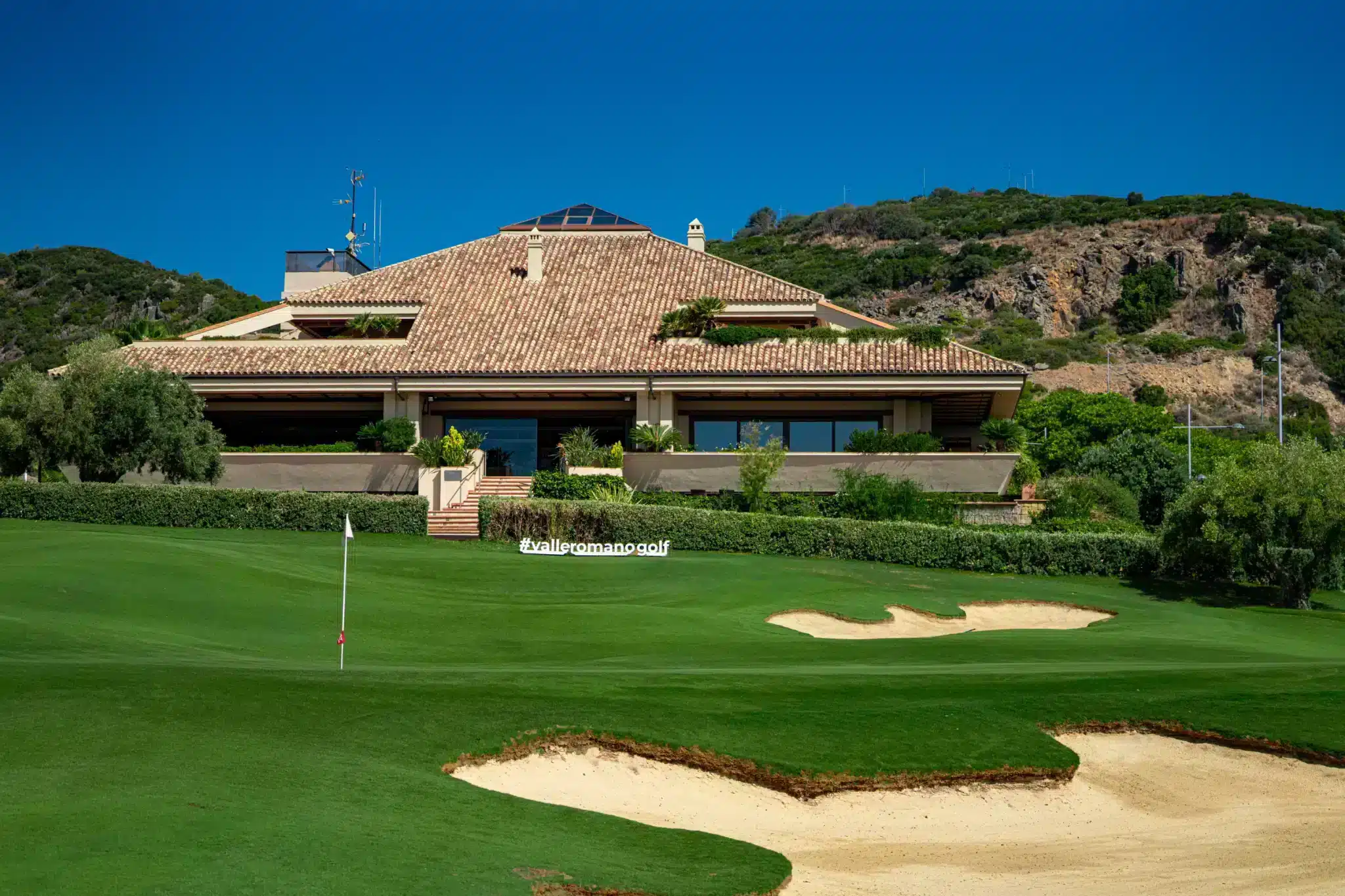 Long Stay Golf Estepona – die Altstadt von Estepona mit ihren blumengeschmückten Straßen