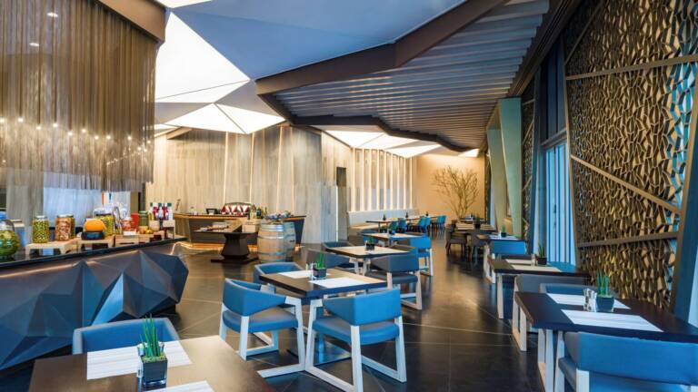 134682cc5383-74509243_4K_converted