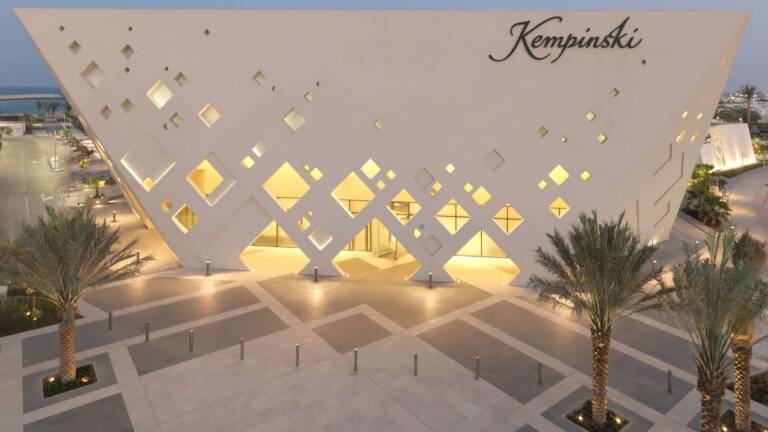 1cf06a11feda-74500561_4K_converted