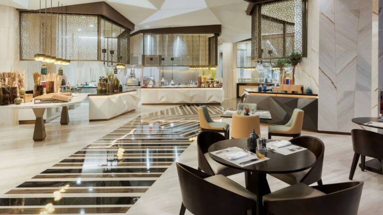 85a1e953b512-74509211_4K_converted