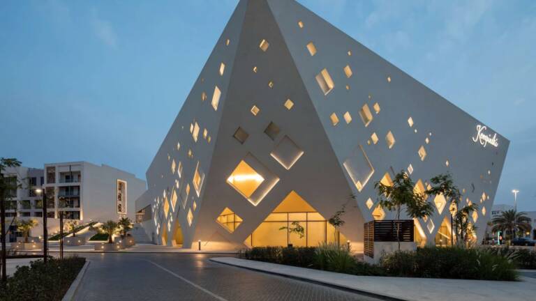 8ade1e0c9874-74500567_4K_converted