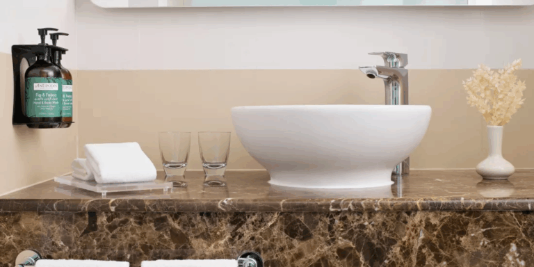 crowne-plaza-muscat-10664576196-2x1