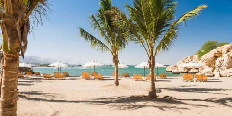 crowne-plaza-muscat-5782790598-2x1