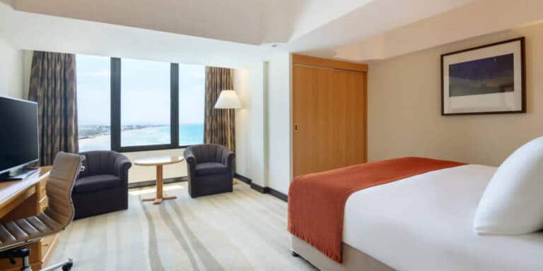 crowne-plaza-muscat-8732253792-2x1