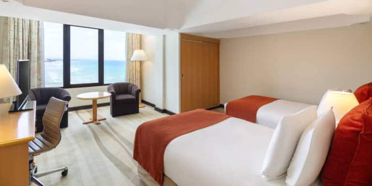 crowne-plaza-muscat-8736402271-2x1