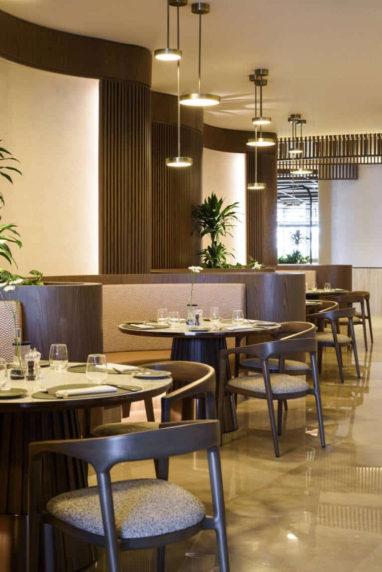 REGNUM_THE_CROWN_DAPHNE-03