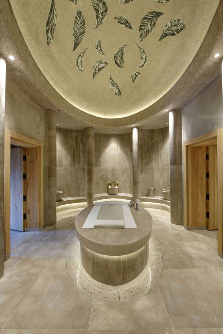 RegnumTheCrown_Amber_Hamam-1