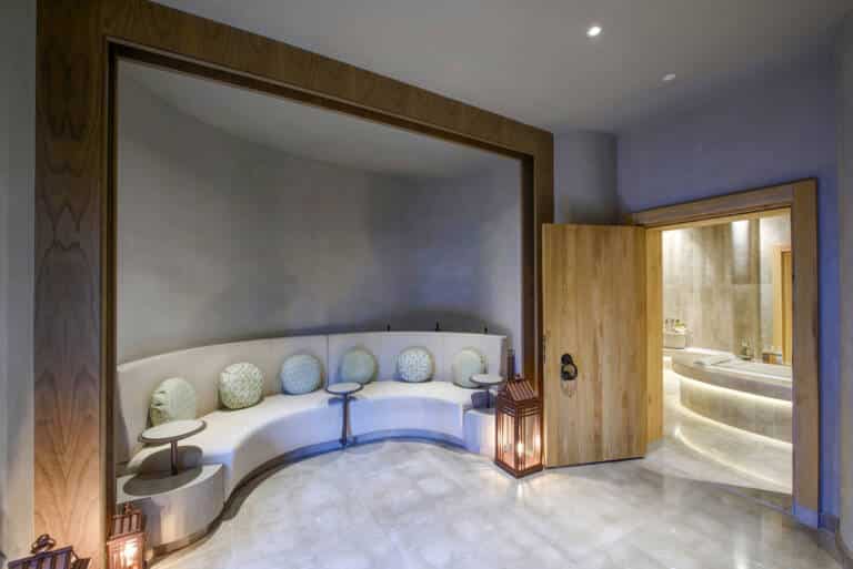 RegnumTheCrown_Amber_Hamam-3