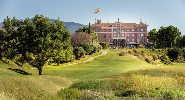 anantara_villa_padierna_exterior1_1920x1037