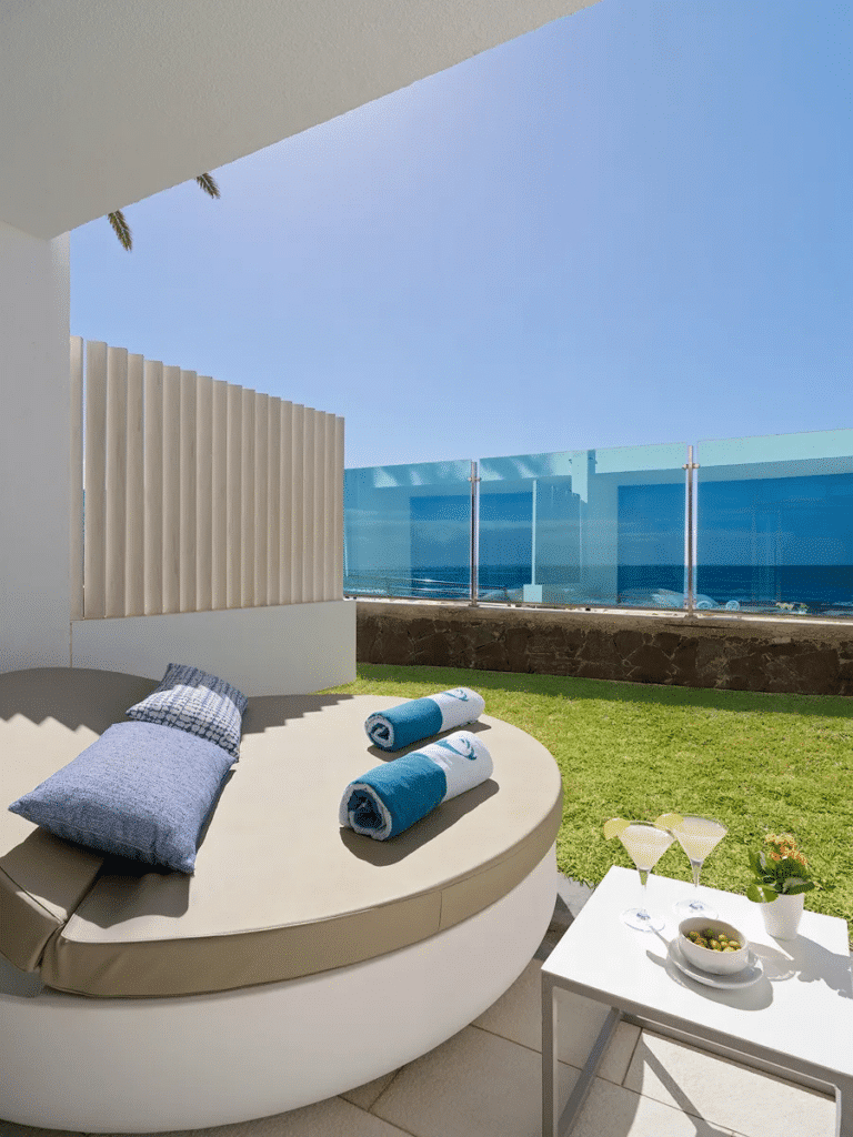 25-3-25-terrazahabitacionbeachview110-0002744-59985dc8b2fd9565d9678b58152c4140