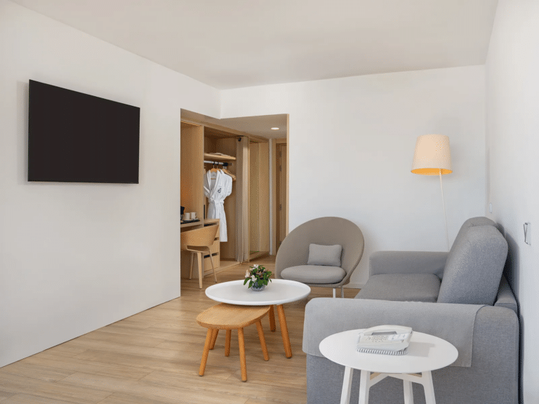 28-3-25-vistainteriorsalonsuite827787-bf2680e4692bf7941e097966f55ef311