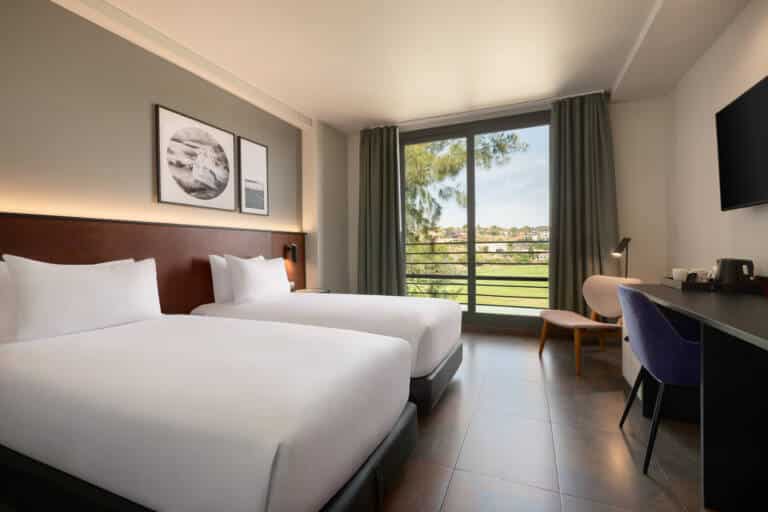 Dolce by Wyndham Barcelona Resort - Twin Guest Room - Mountain View - 1593273