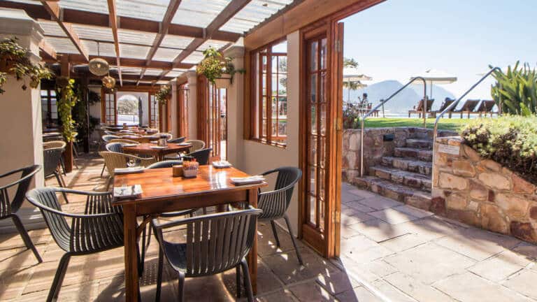 Selkirks-Restaurant-2