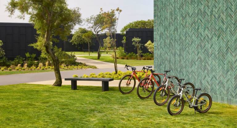 tivoli_estela_golf_lodges_gym_exterior_bikes