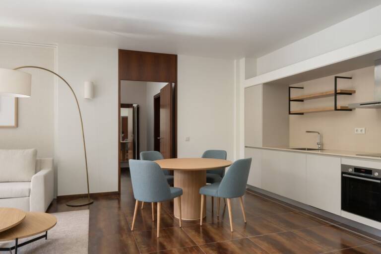 mc-faopv-stylish-dining-room-11392_Classic-Hor